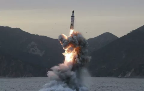 Corea del Norte prueba sin éxito un misil, según Seúl y Washington