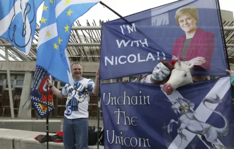 El Parlamento escocés pide un referéndum de independencia ante el "brexit"