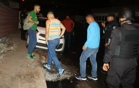 Policía detiene a cinco venezolanos y a una dominicana