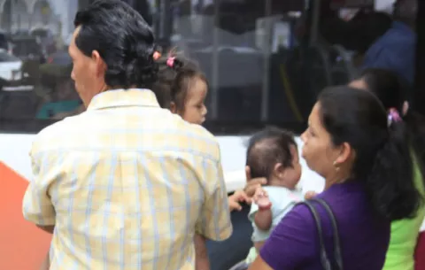 Empresarios argumentan baja productividad y rechazan pagar licencia 