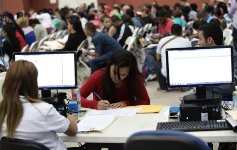 Empresarios requieren que permiso de trabajo para extranjeros sea más expedito