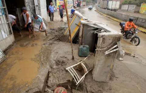 Inundaciones dejan 62 muertos y más 62,000 damnificados en Perú