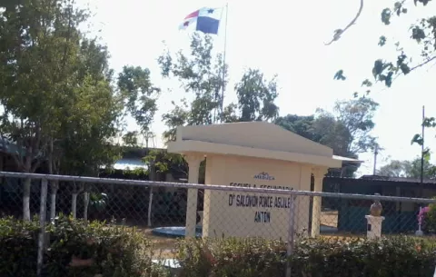 Meduca despide a inspector con discapacidad en escuela de Antón