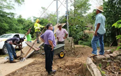 Tras varios años de insistir construirán puente zarzo sobre río Trinidad en Capira