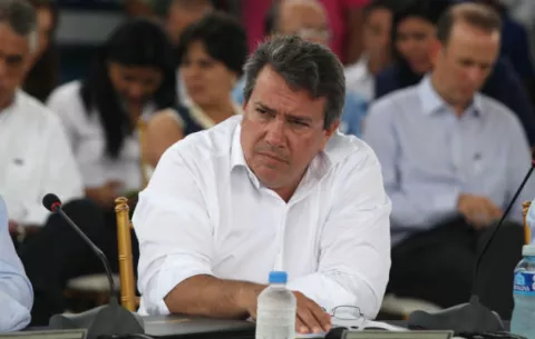 Ministro del MOP justifica participación de excolaboradora de Meco en comité evaluador 