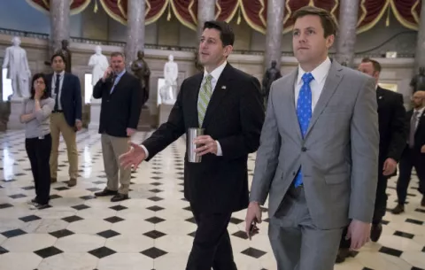 Republicanos cancelan el voto sobre ley de salud de Donald Trump