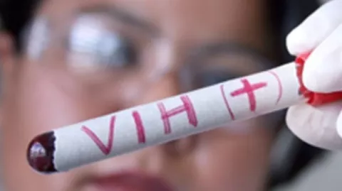 Anciana dice que evitó violación diciendo que tenía sida 