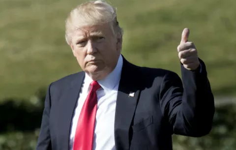 Trump defiende su acusación de que Obama pinchó sus teléfonos