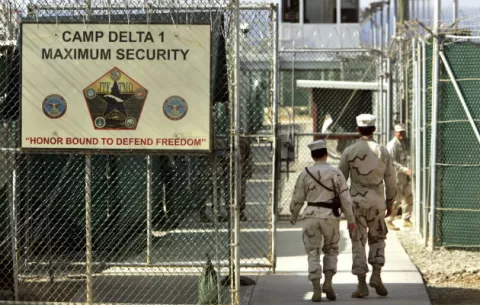 Trump arremete contra el presidente equivocado en sus declaraciones sobre Guantánamo 