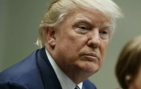 Trump quiere actualizar "obsoletos" sistemas de la CIA tras pirateo de WikiLeaks