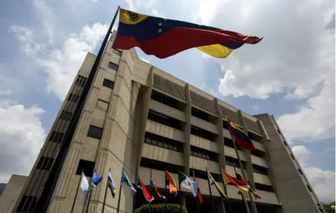 Maduro dice que la "única ruptura del orden constitucional" ocurrió en 2002