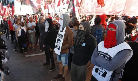Macri afronta primera huelga nacional