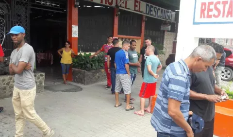 Cubanos devueltos a Panamá por los ticos no quieren ser deportados