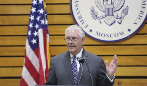 Tillerson llega a Rusia con un ultimátum