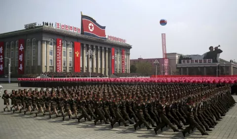 Norcorea hace gala de su gran poderío militar