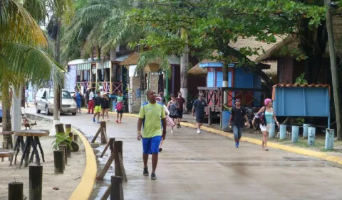 Desarrollando el turismo en isla Roatán, Honduras