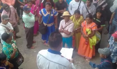 Coordinadora indígena cierra vía para  exigir respeto al Gobierno 