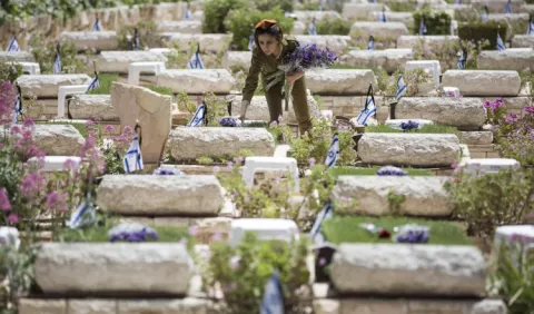 Israel recuerda a soldados