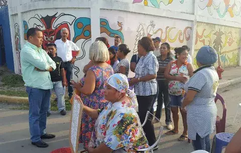Moradores de Cuatro Potencias quieren casas, no apartamentos