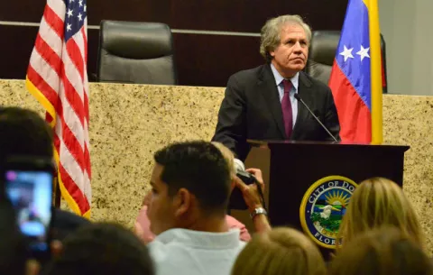 Almagro condena 'violenta represión y muerte' de venezolanos en protestas