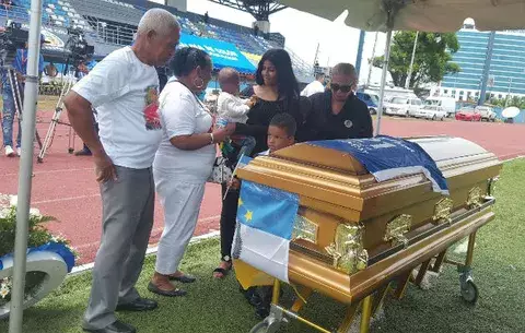 Con honores dieron último adiós a Amílcar en Colón 