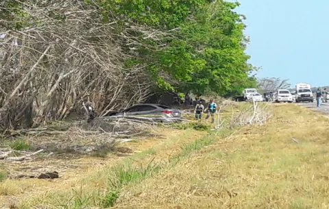 Lo llevaban de urgencia al hospital y muere en choque en tramo de Juan Hombrón