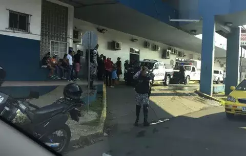 Sueltan balas desde un auto en Colón y caen 4 heridos 