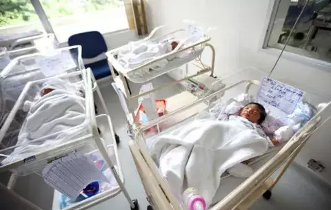 En mismo hospital nacen dos bebés llamados Romeo y Julieta