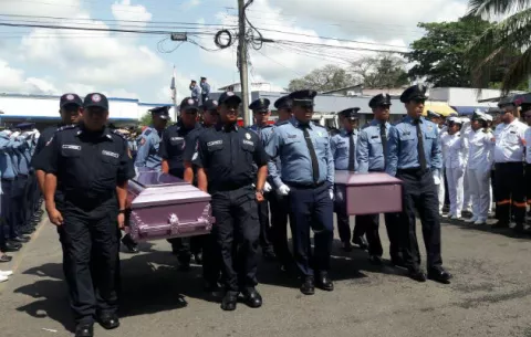 Despiden a bomberas que fallecieron en accidente de tránsito 
