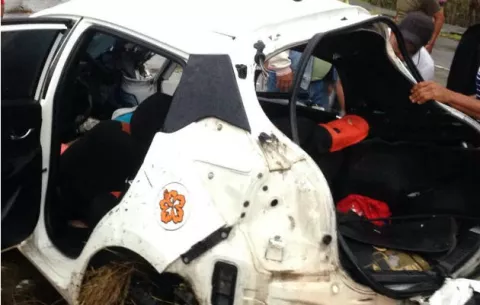Mueren dos mujeres bomberos en colisión, una era recién graduada 