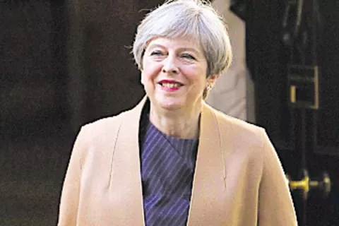 May propone adelantar las elecciones