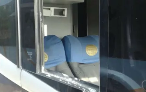 Sujetos armados asaltan bus David - Panamá y buscaban una maleta  