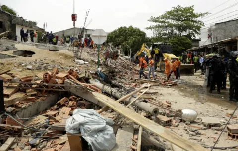 Elevan a 20 el número de fallecidos en derrumbe de un edificio en Cartagena