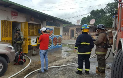 Se incendia casa en la barriada San Martín en Cativá, Colón
