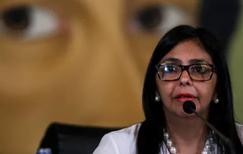 Venezuela aplaza la formalización de su salida de la OEA
