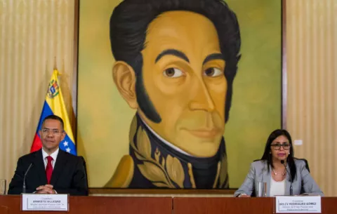 Venezuela acusa a otros cuatro países de injerencia 