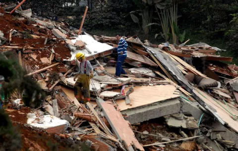 Al menos tres muertos por derrumbe de un edificio en Cartagena de Indias