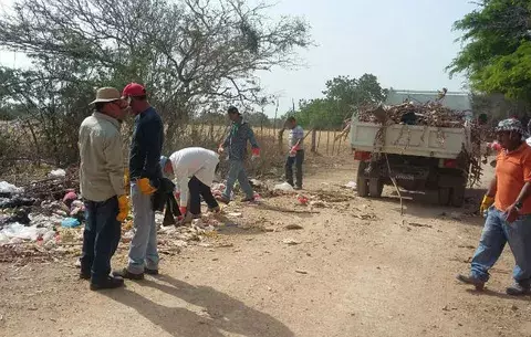 Hallan hasta perro y huesos de vacas en vertedero en El Aromo de Los Santos