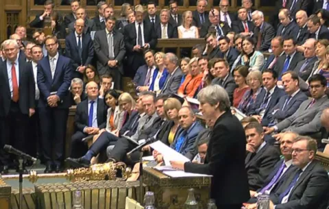 Parlamento británico aprueba la celebración de elecciones anticipadas 
