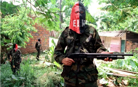 Más de 500 desplazados al oeste de Colombia por combates del ELN