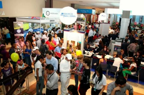 Acodeco alerta sobre fraude en abonos anticipados para viviendas y viajes