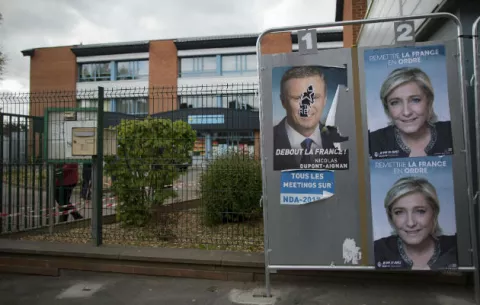 Comienzan los comicios presidenciales de Francia en el exterior 