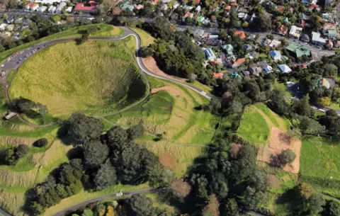 El nuevo Google Earth permite viajar por el mundo