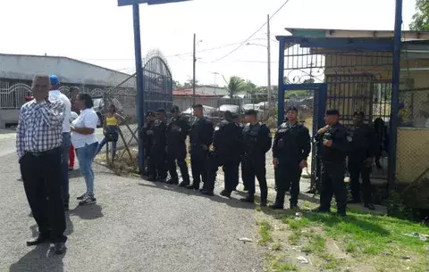 Exigen al ministro de Trabajo que cumpla con funcionarios del Inadeh