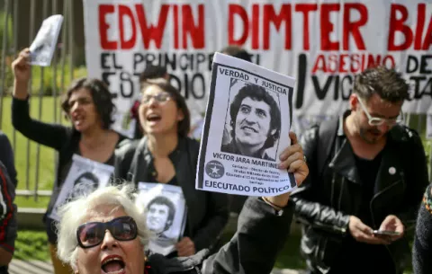 Repudian en Chile a acusado del asesinato de Víctor Jara 