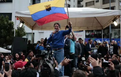 Seguidores de candidato opositor mantienen focos de protesta en Ecuador