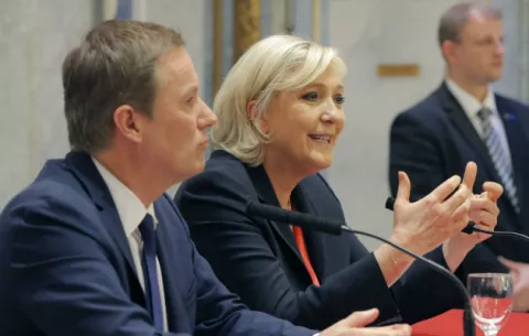 Le Pen desafía a Macron en la recta final de las presidenciales francesas
