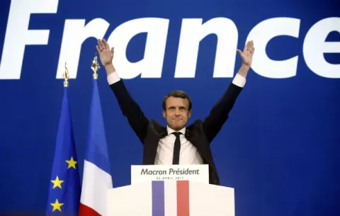 Macron pide el voto de los electores de Fillon, Hamon y Mélenchon