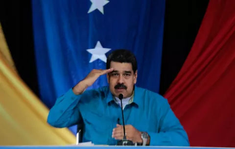 Maduro saluda disposición del papa Francisco a mediar en Venezuela