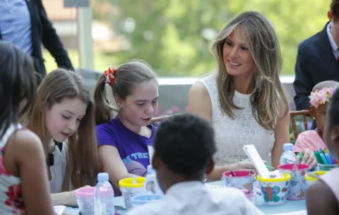 Una Casa Blanca sin primera dama en los primeros 100 días de Trump